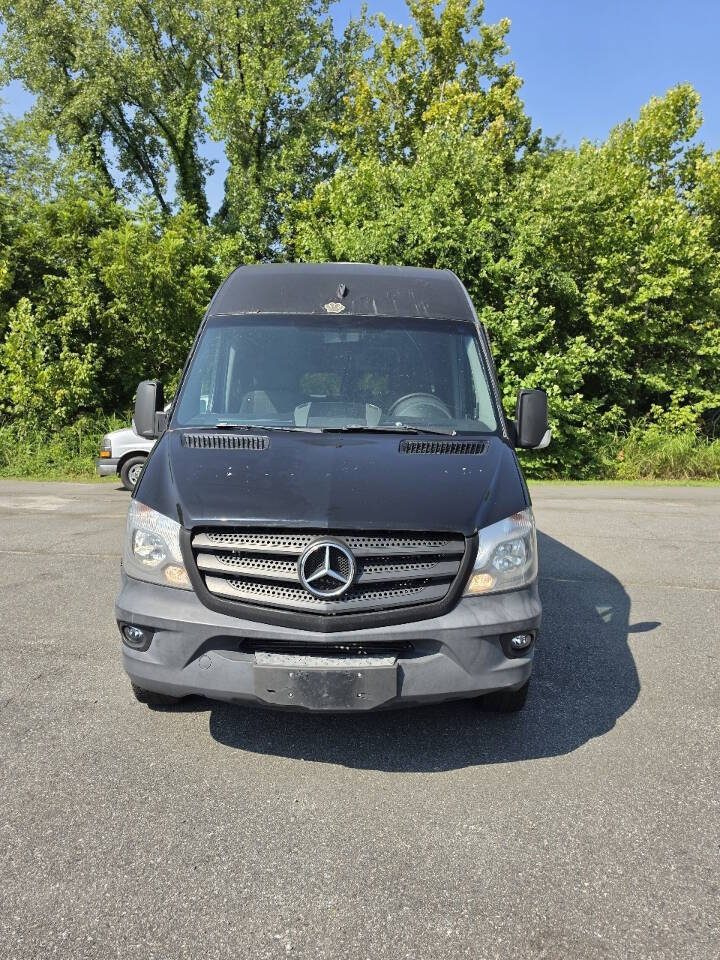 Used 2015 Freightliner Sprinter 2500 RWD image 15