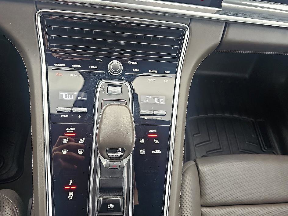 Used 2020 Porsche Panamera Turbo w/ Sport Package image 28