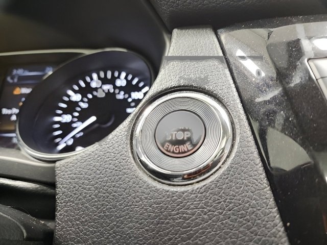 Used 2015 Nissan Rogue SL w/ SL Premium Package image 36