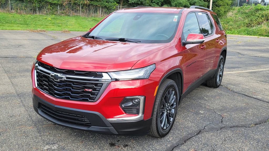 Used 2023 Chevrolet Traverse RS AWD/4WD image 3