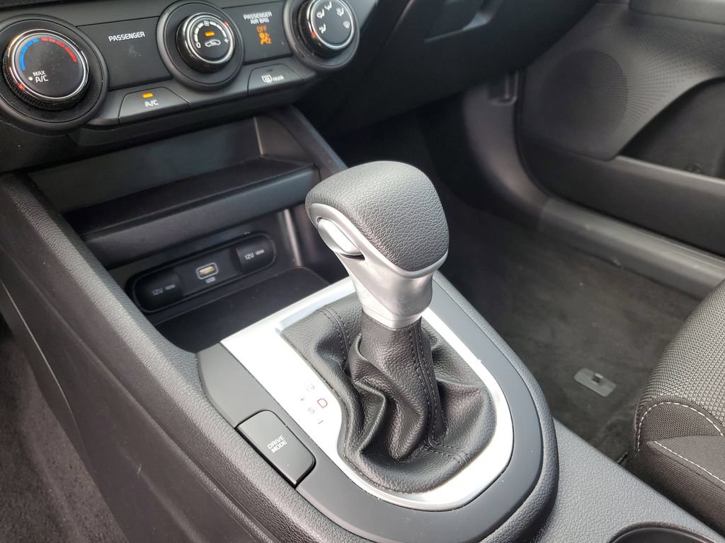 Certified 2023 Kia Forte LXS w/ LXS Technology Package FWD image 29