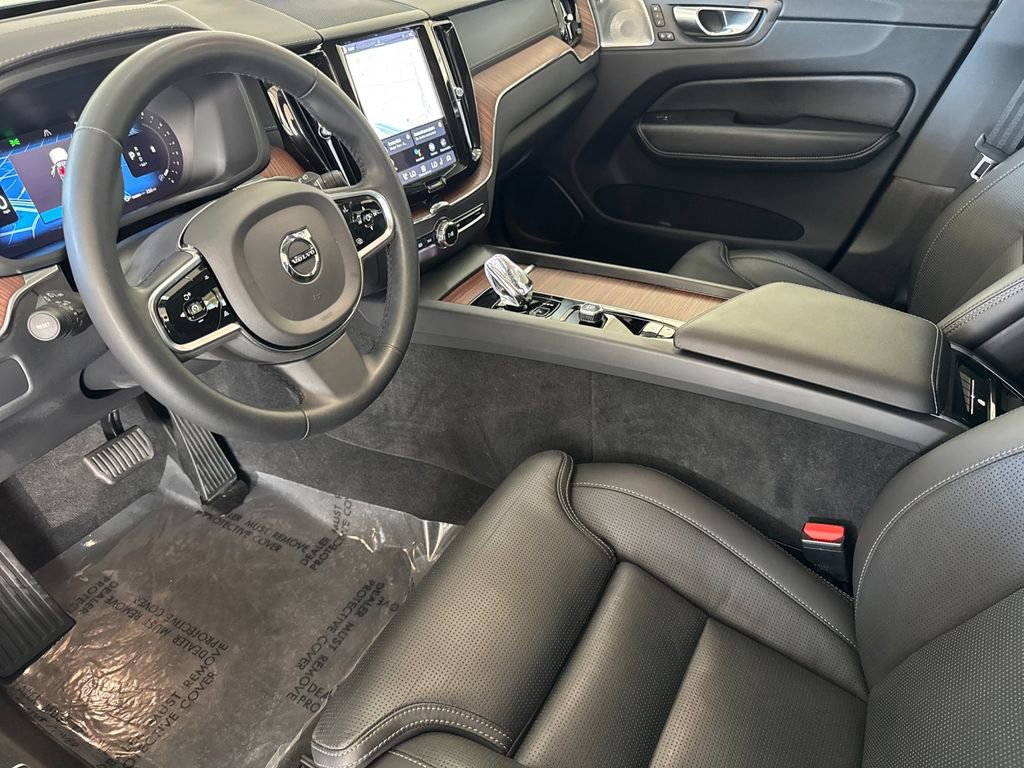 Certified 2023 Volvo XC60 B5 Ultimate AWD/4WD image 9