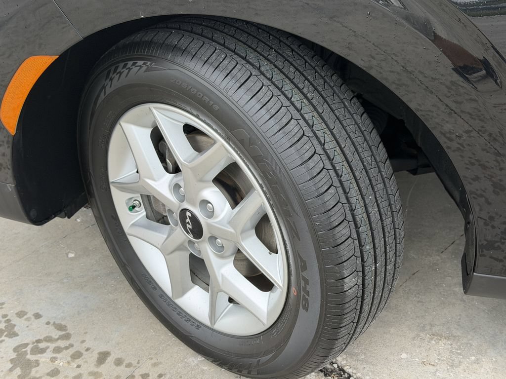 Certified 2024 Kia Soul S FWD image 36