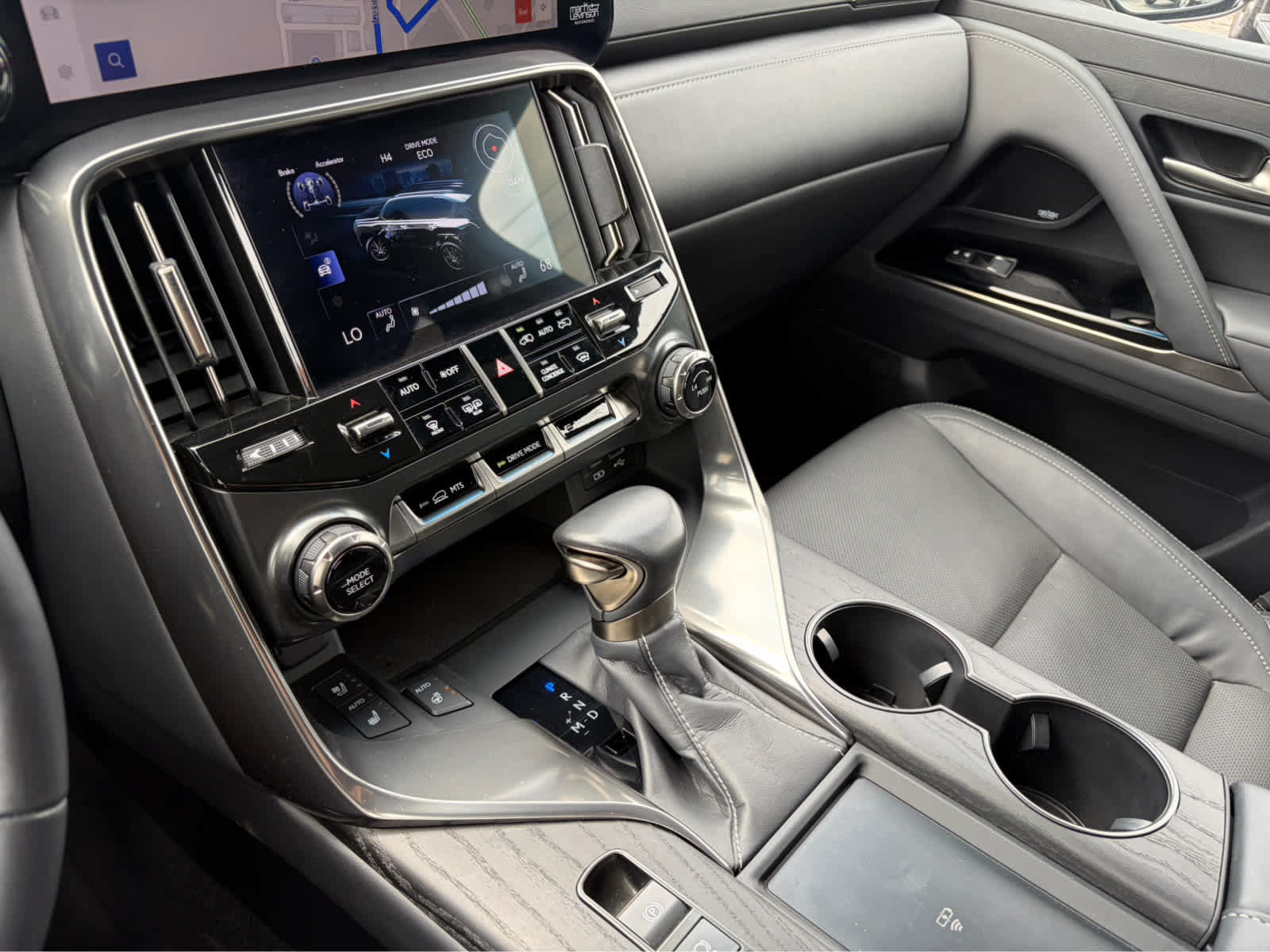 Used 2024 Lexus LX 600 4WD w/ Appearance Package image 18
