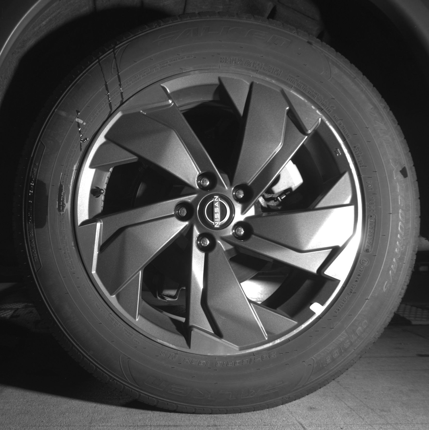 Used 2025 Nissan Rogue SV image 14