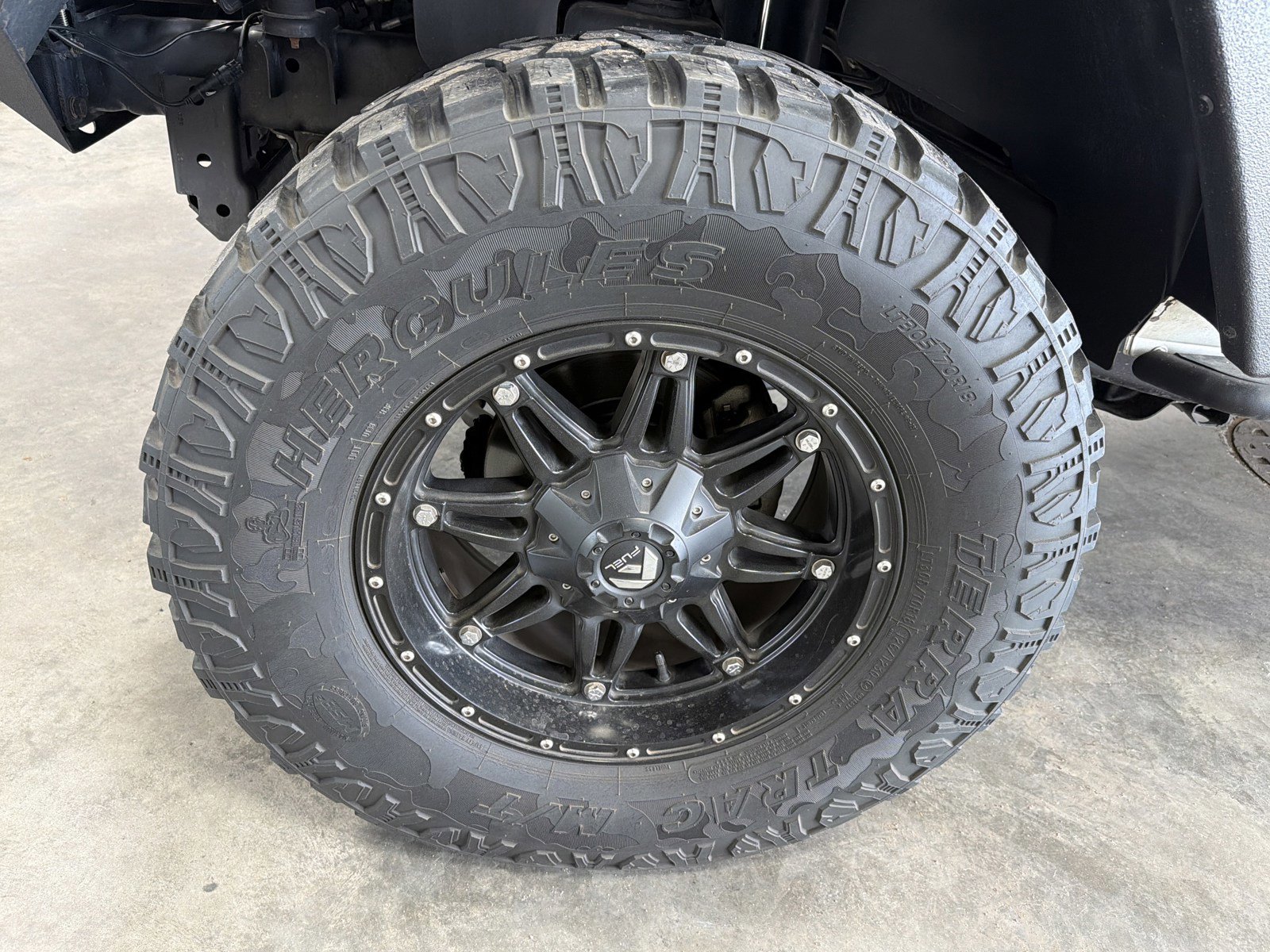 Used 2015 Jeep Wrangler Unlimited Sahara w/ Connectivity Group image 9