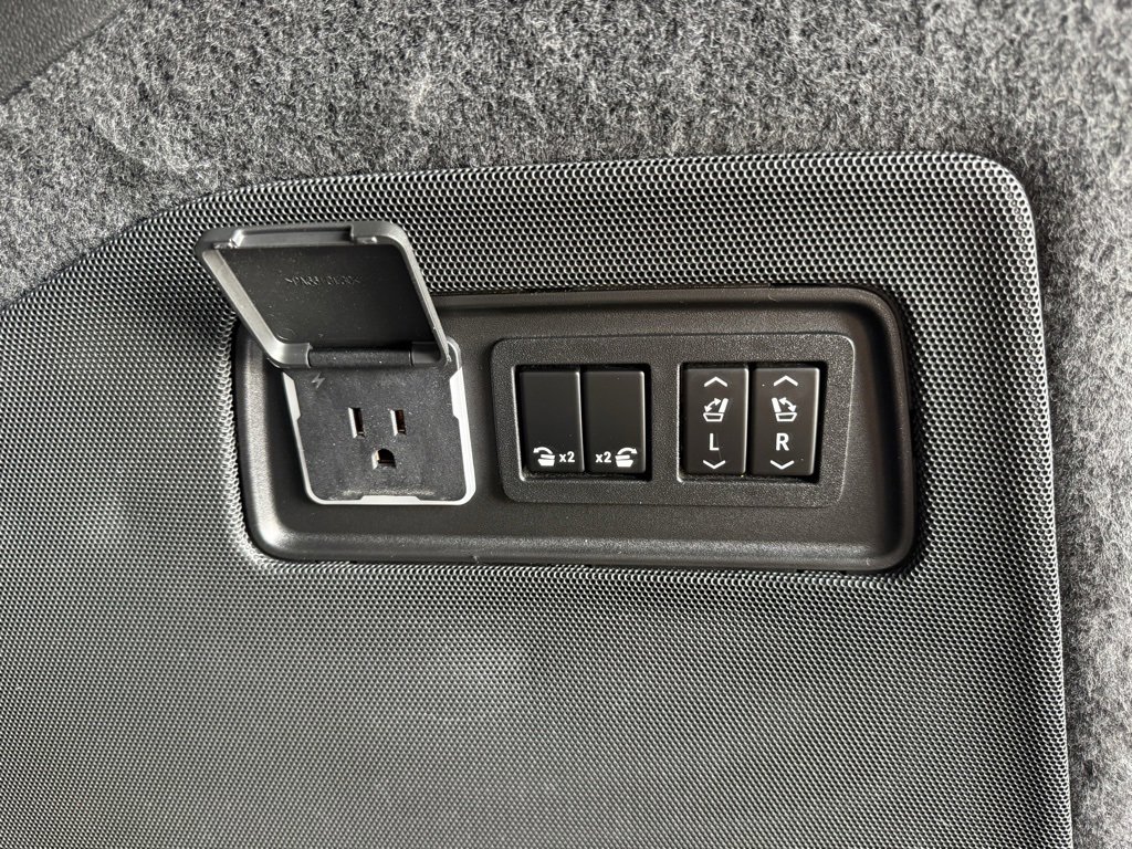 Used 2022 Cadillac Escalade Sport Platinum image 65