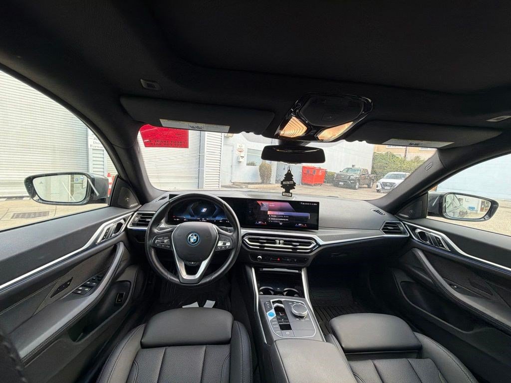 Used 2023 BMW i4 eDrive35 w/ Premium Package RWD image 4