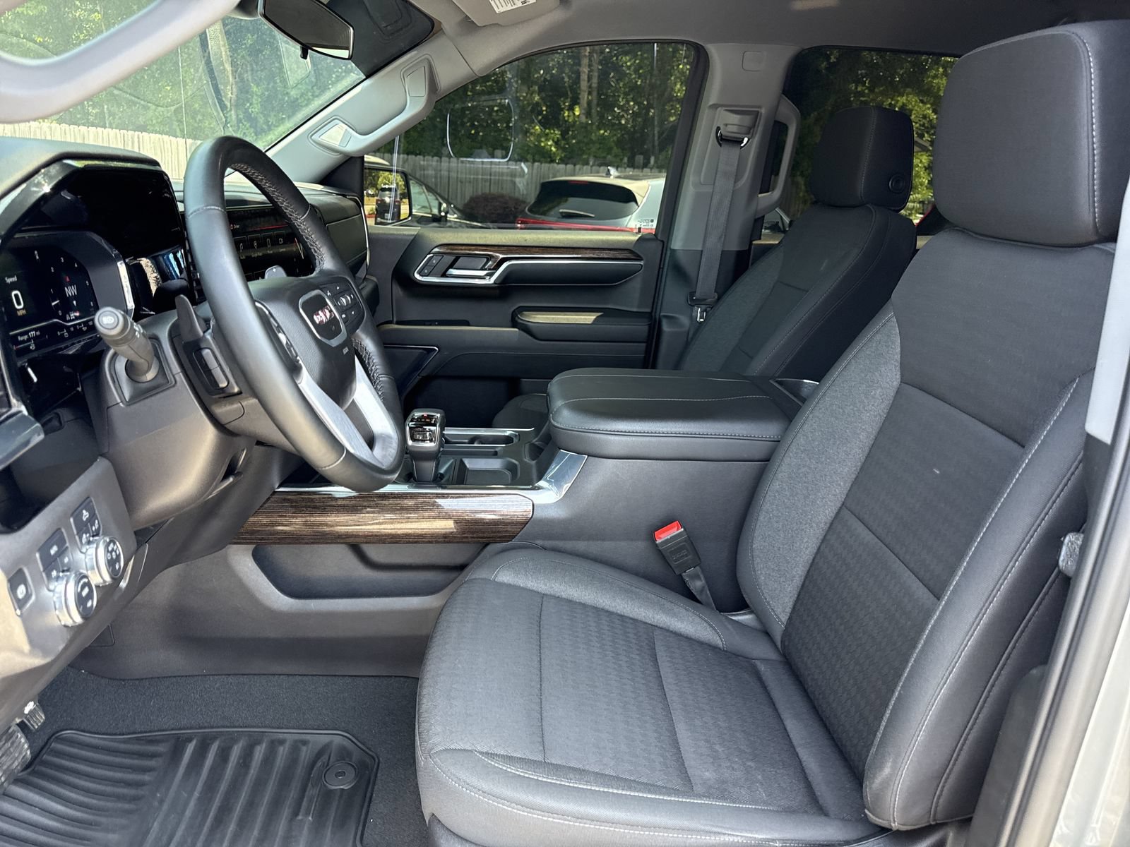 Used 2024 GMC Sierra 1500 Elevation AWD/4WD image 9