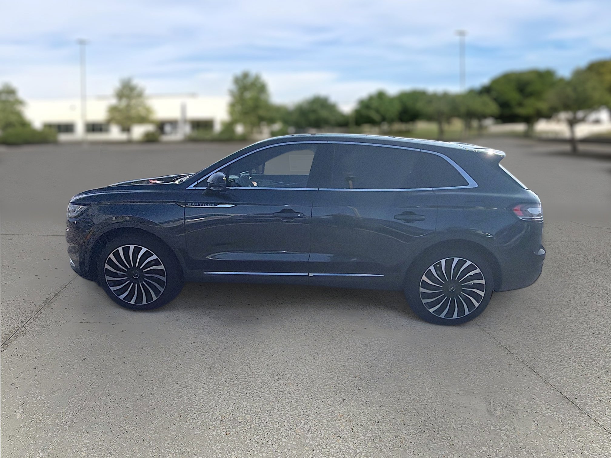 Certified 2023 Lincoln Nautilus Black Label AWD/4WD image 4