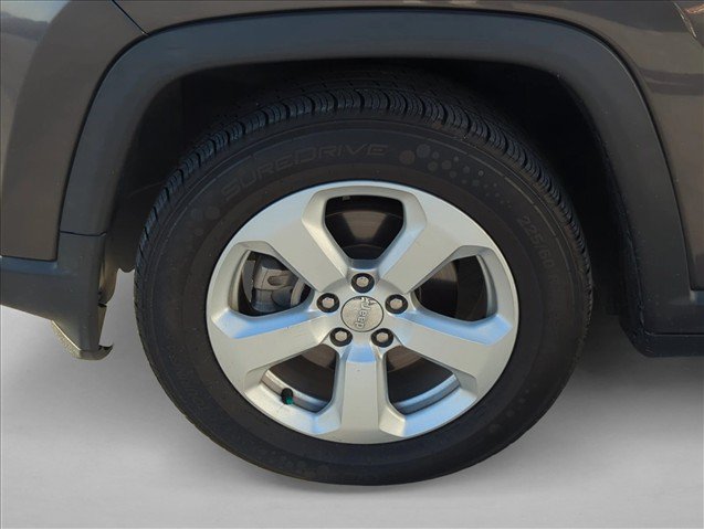 Used 2019 Jeep Compass Latitude w/ Popular Equipment Group FWD image 7