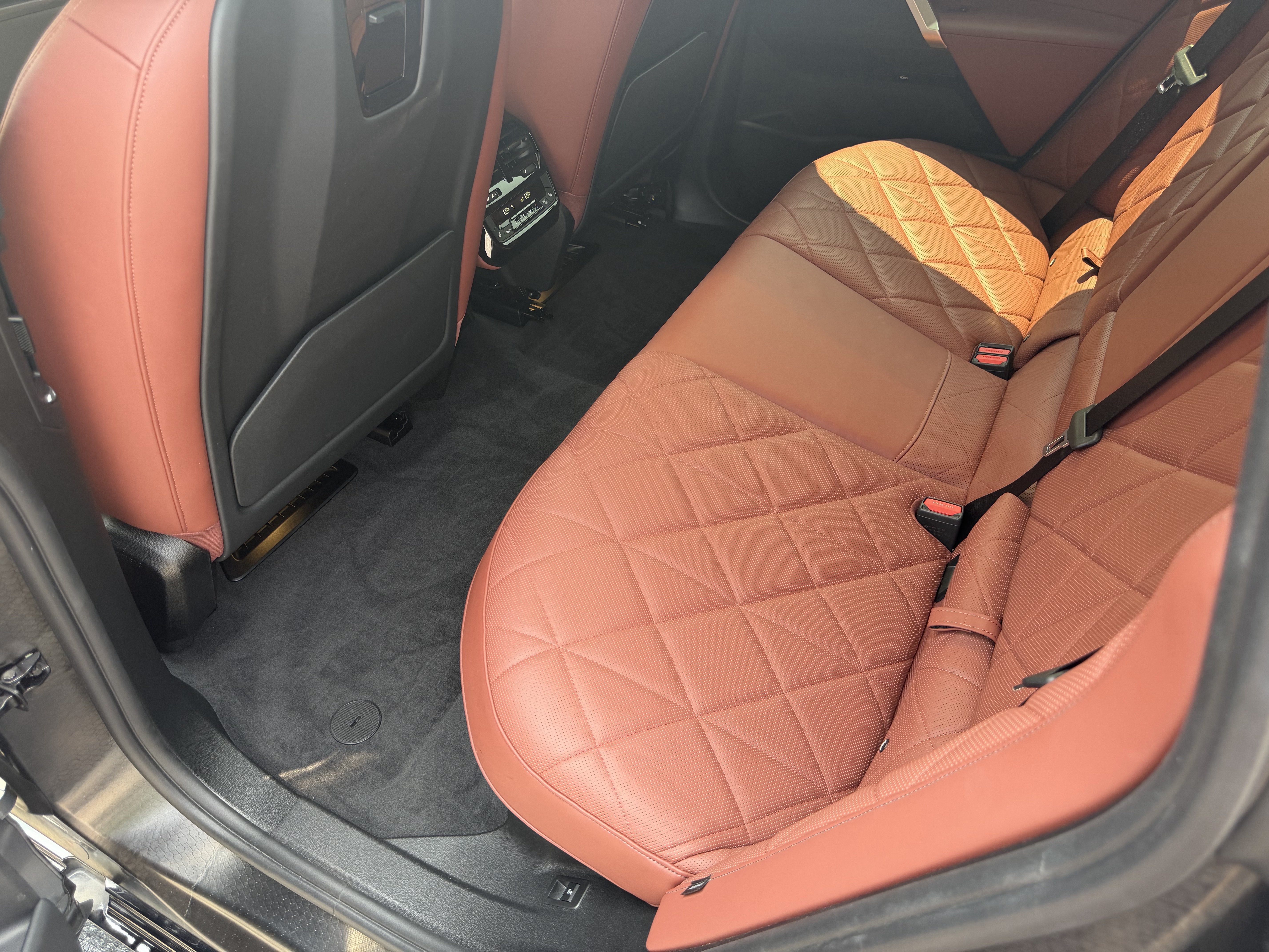 Certified 2023 BMW iX M60 w/ Executive Package AWD/4WD image 17