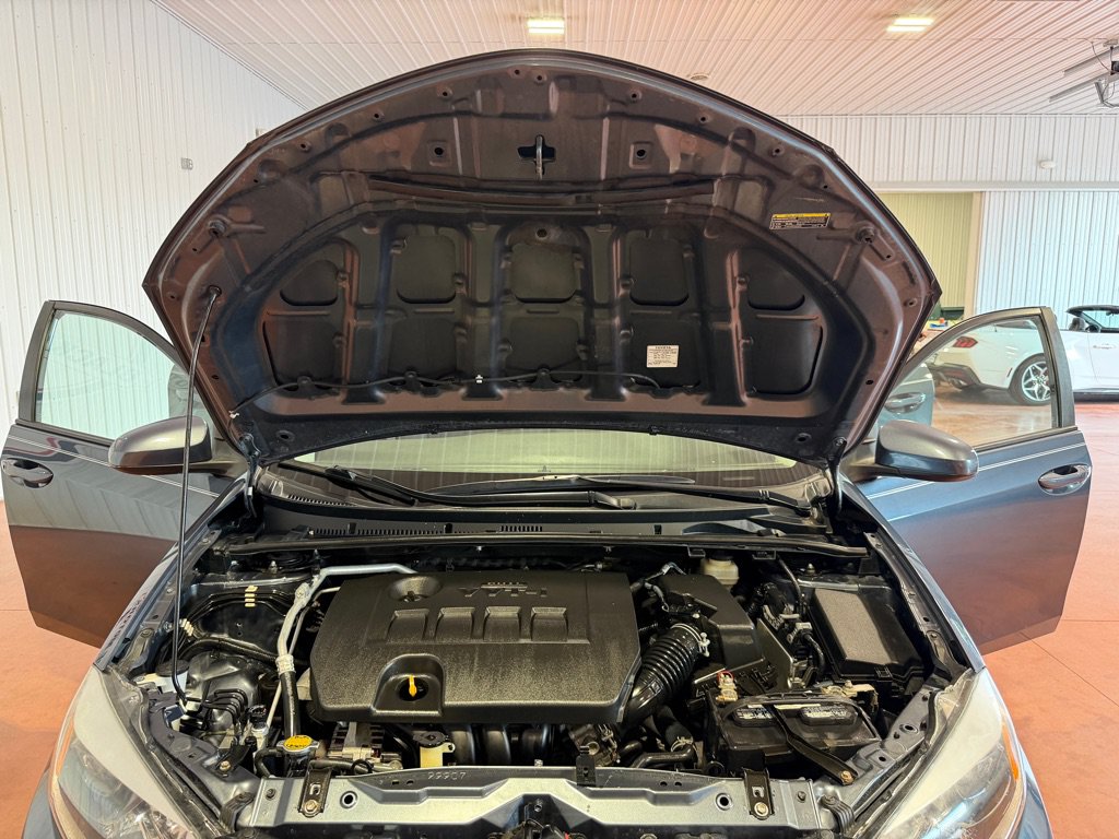 Used 2015 Toyota Corolla L FWD image 34