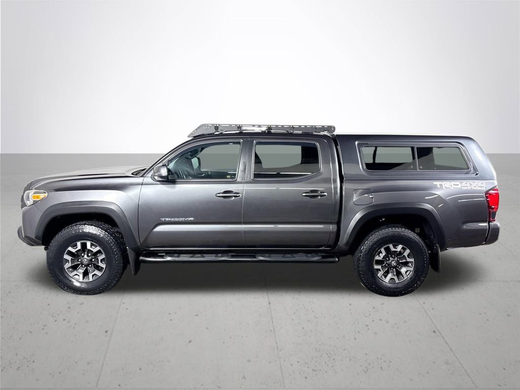Used 2018 Toyota Tacoma TRD Off-Road w/ Technology Package image 9