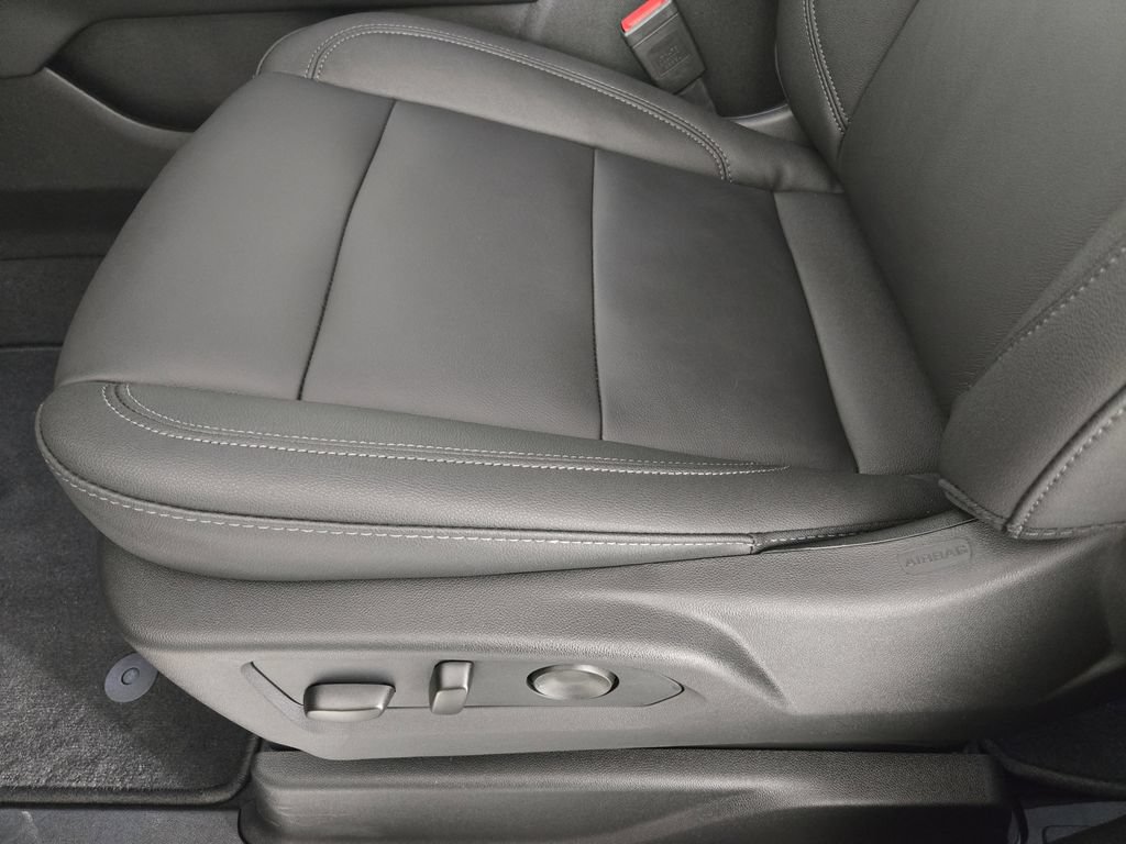 New 2026 Chevrolet Suburban LT w/ Comfort Package RWD image 25