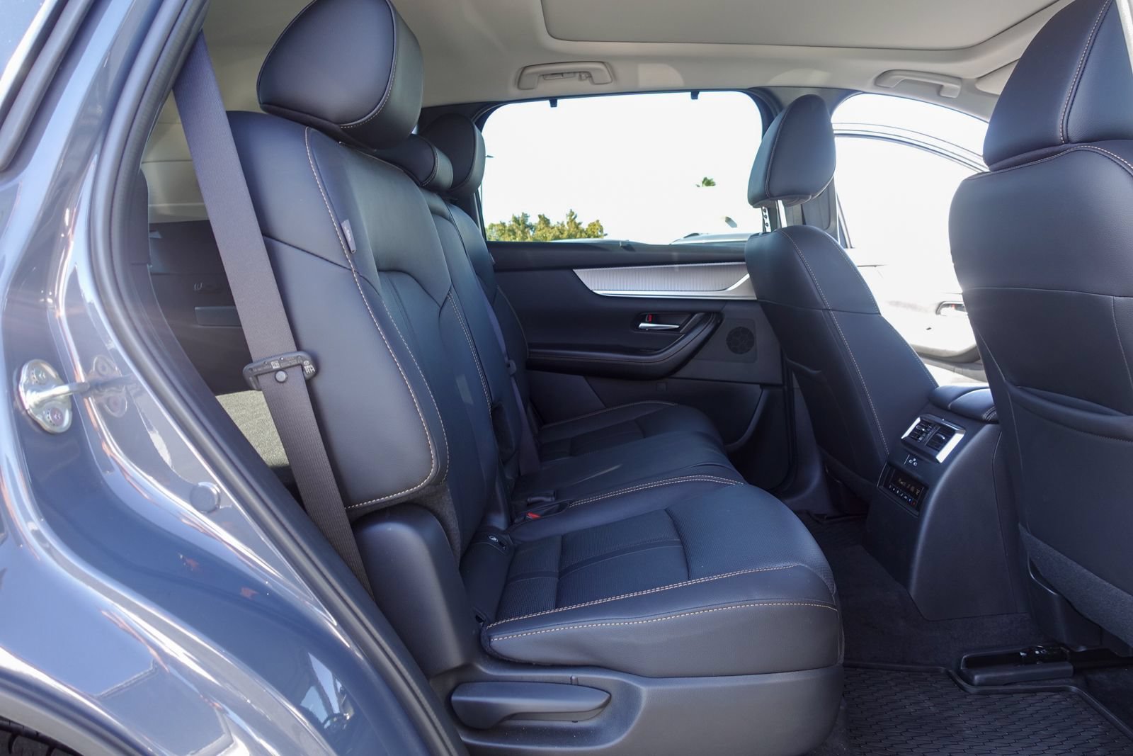 Used 2025 MAZDA CX-70 Plug-In Hybrid w/ Premium Pkg AWD/4WD image 16