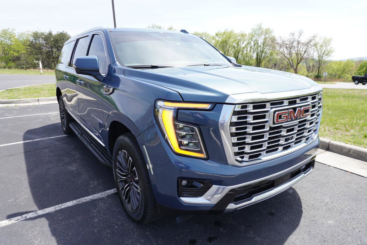 Used 2026 GMC Yukon XL Elevation w/ Elevation Premium Package AWD/4WD image 19
