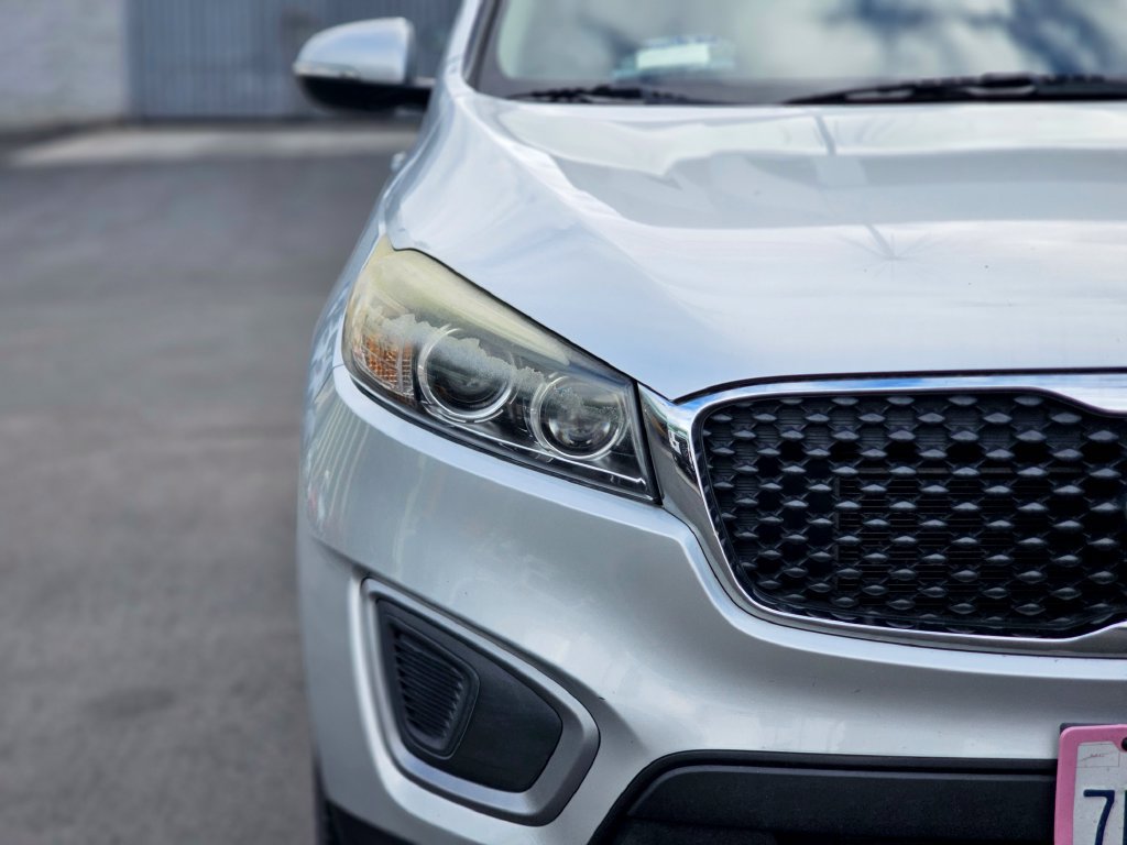 Used 2016 Kia Sorento L FWD image 2
