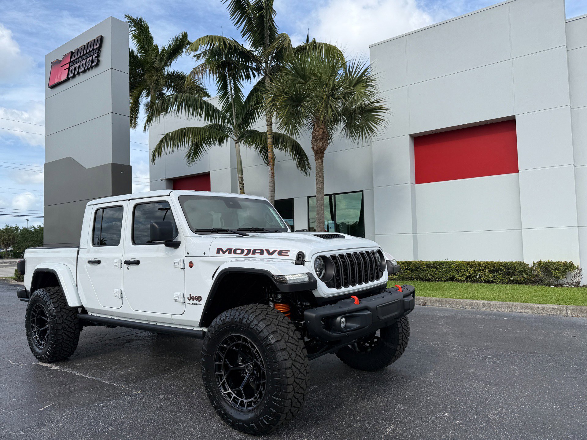 Used 2024 Jeep Gladiator Mojave AWD/4WD image 1