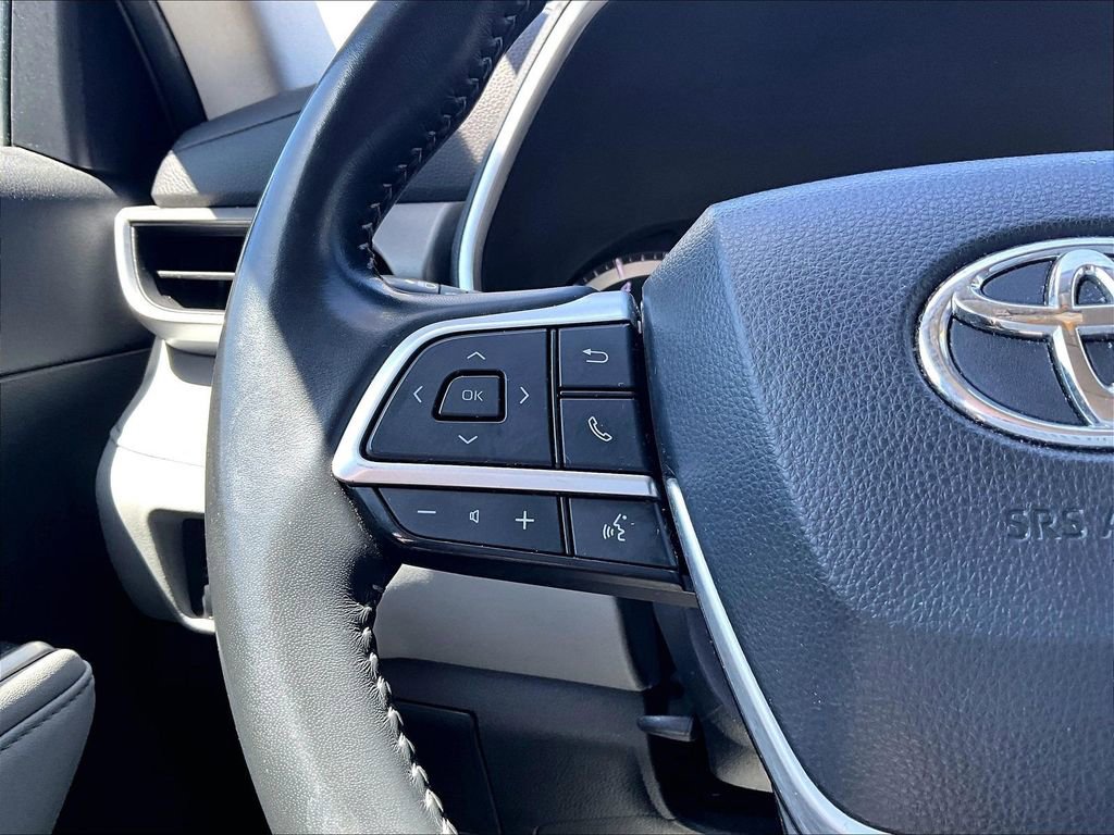 Used 2023 Toyota Highlander XLE AWD/4WD image 24