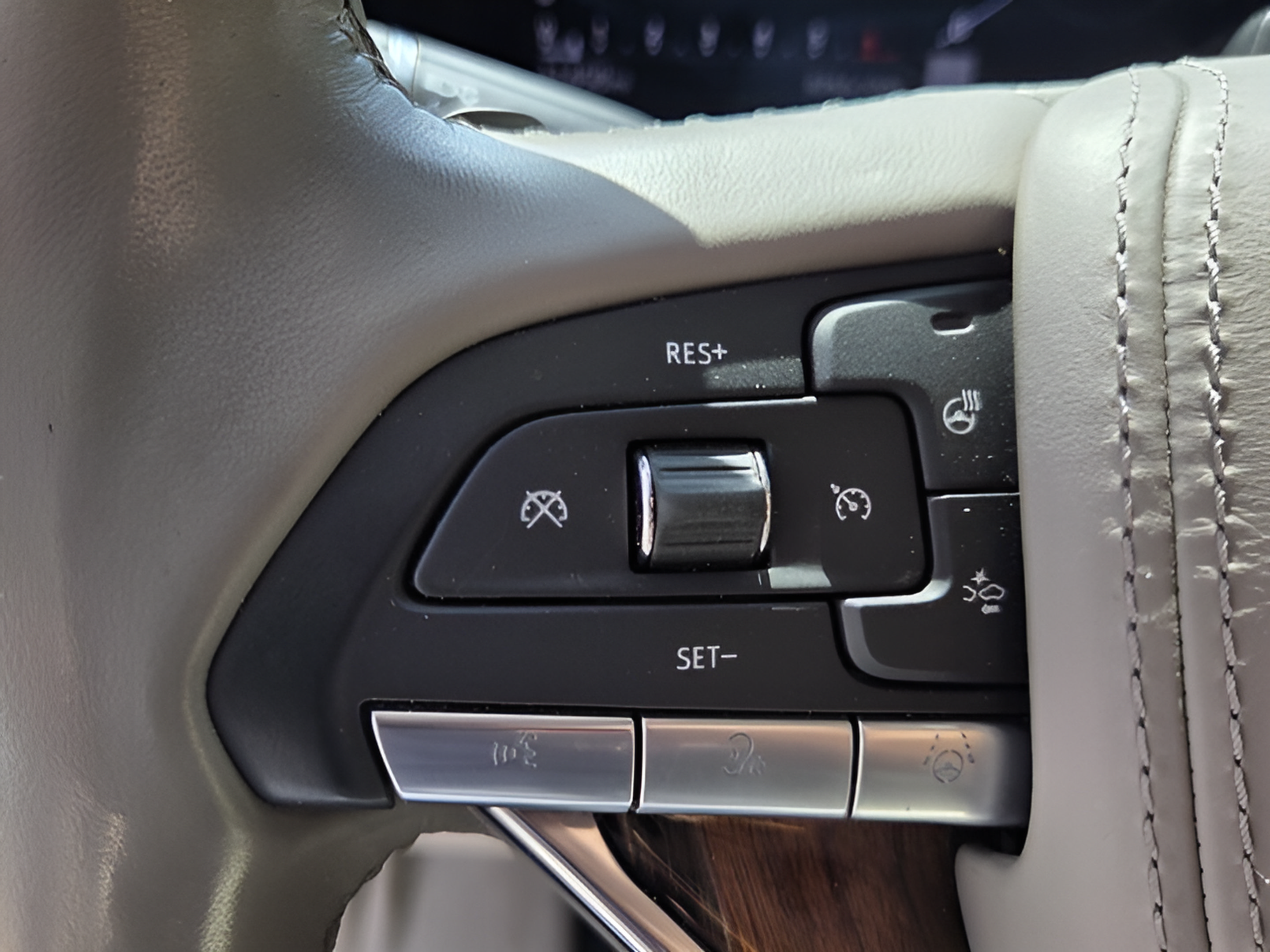 Used 2024 Cadillac Escalade Sport Platinum w/ LPO, ONYX Package RWD image 21