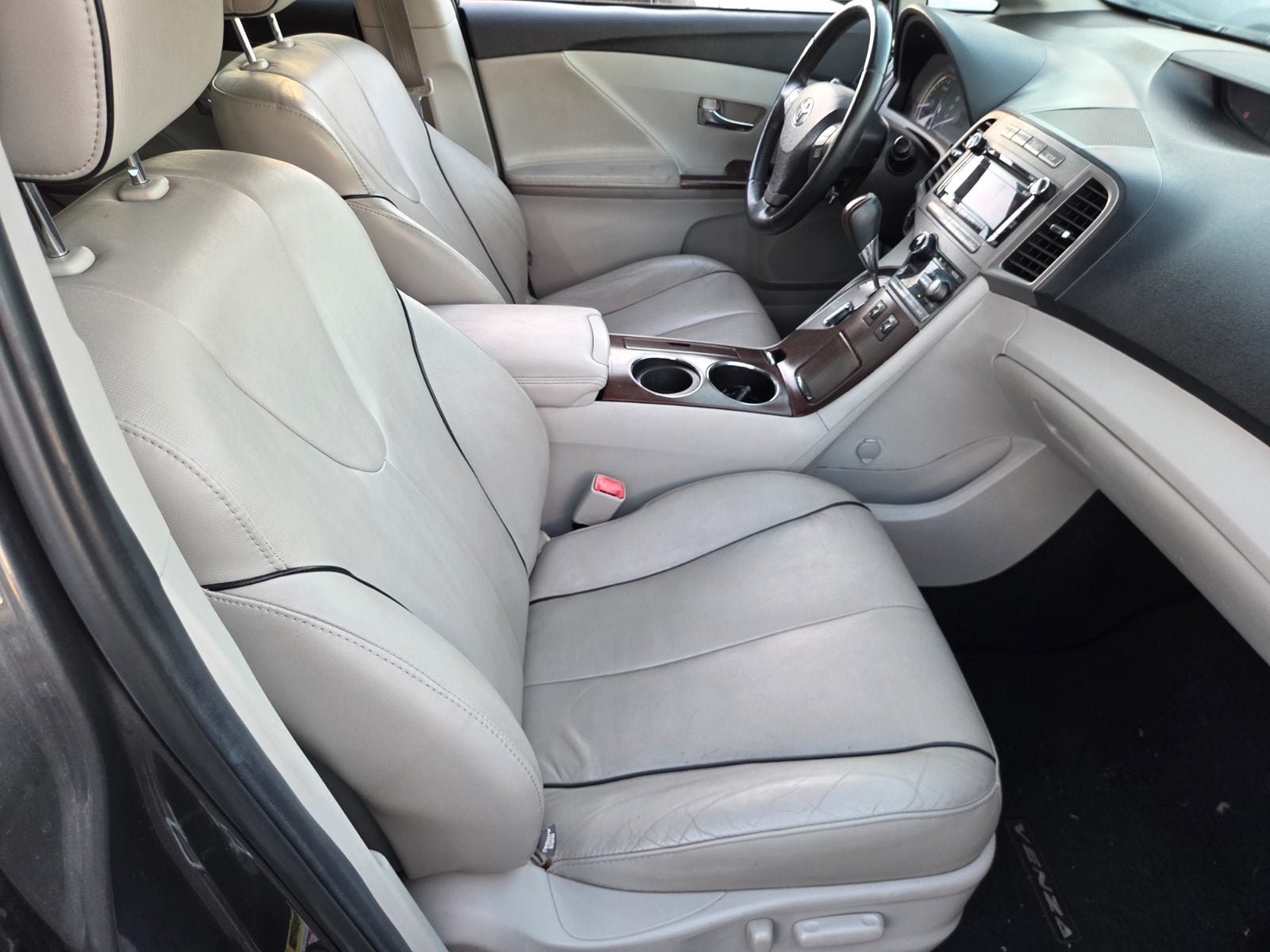 Used 2012 Toyota Venza XLE FWD image 15