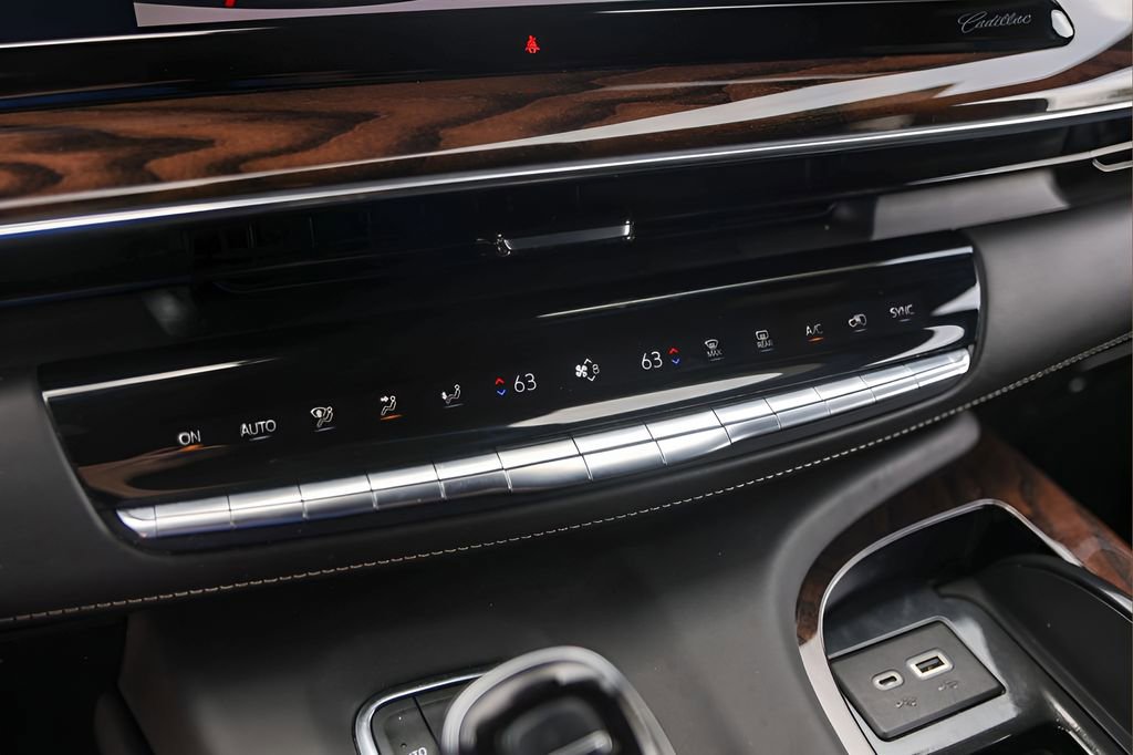 Used 2022 Cadillac Escalade Sport Platinum w/ LPO, ONYX Package AWD/4WD image 19