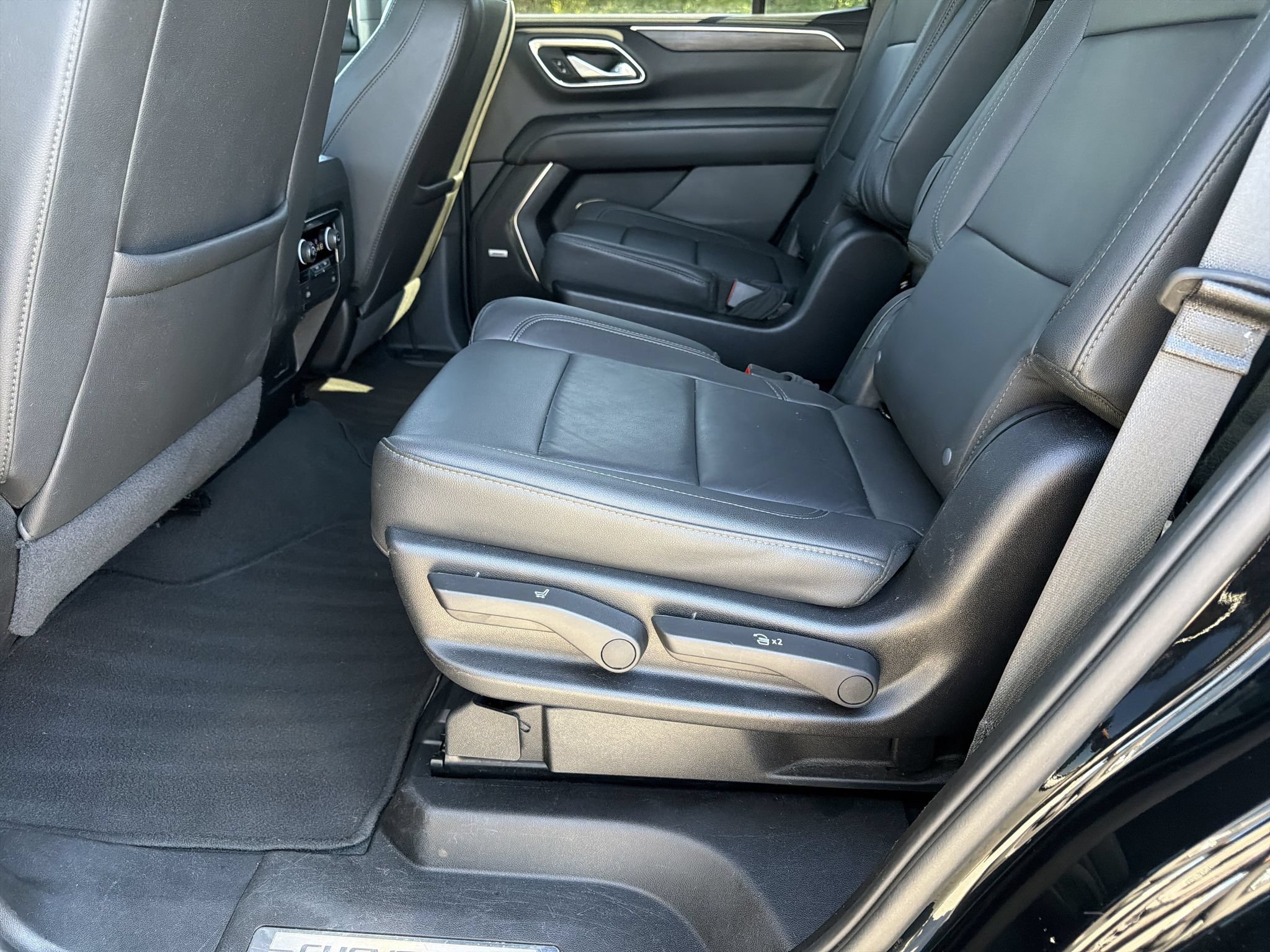 Used 2024 Chevrolet Tahoe LT AWD/4WD image 31