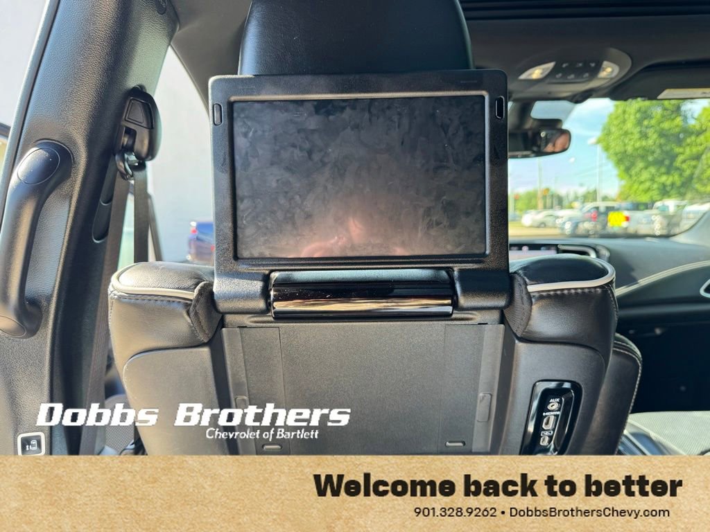 Used 2022 Chrysler Pacifica Limited w/ Uconnect Theater Family Group FWD image 33
