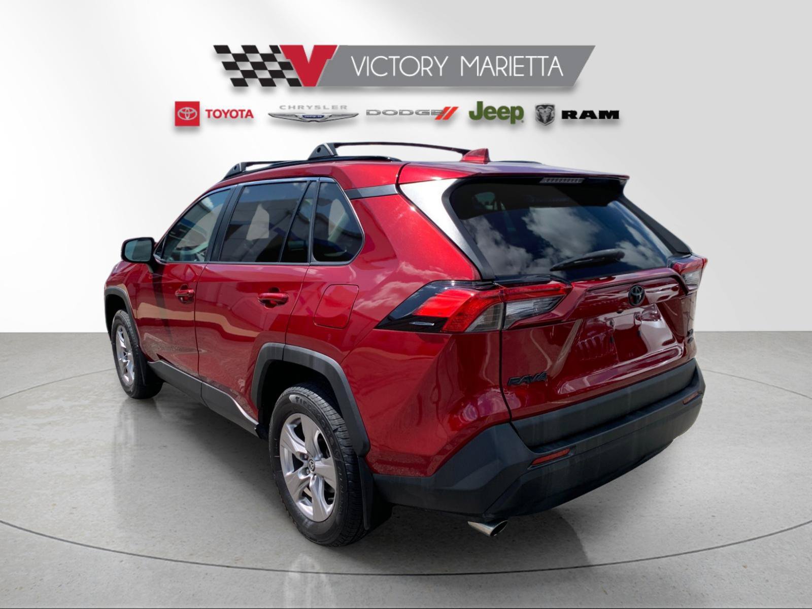Used 2022 Toyota RAV4 XLE w/ Convenience Package AWD/4WD image 3