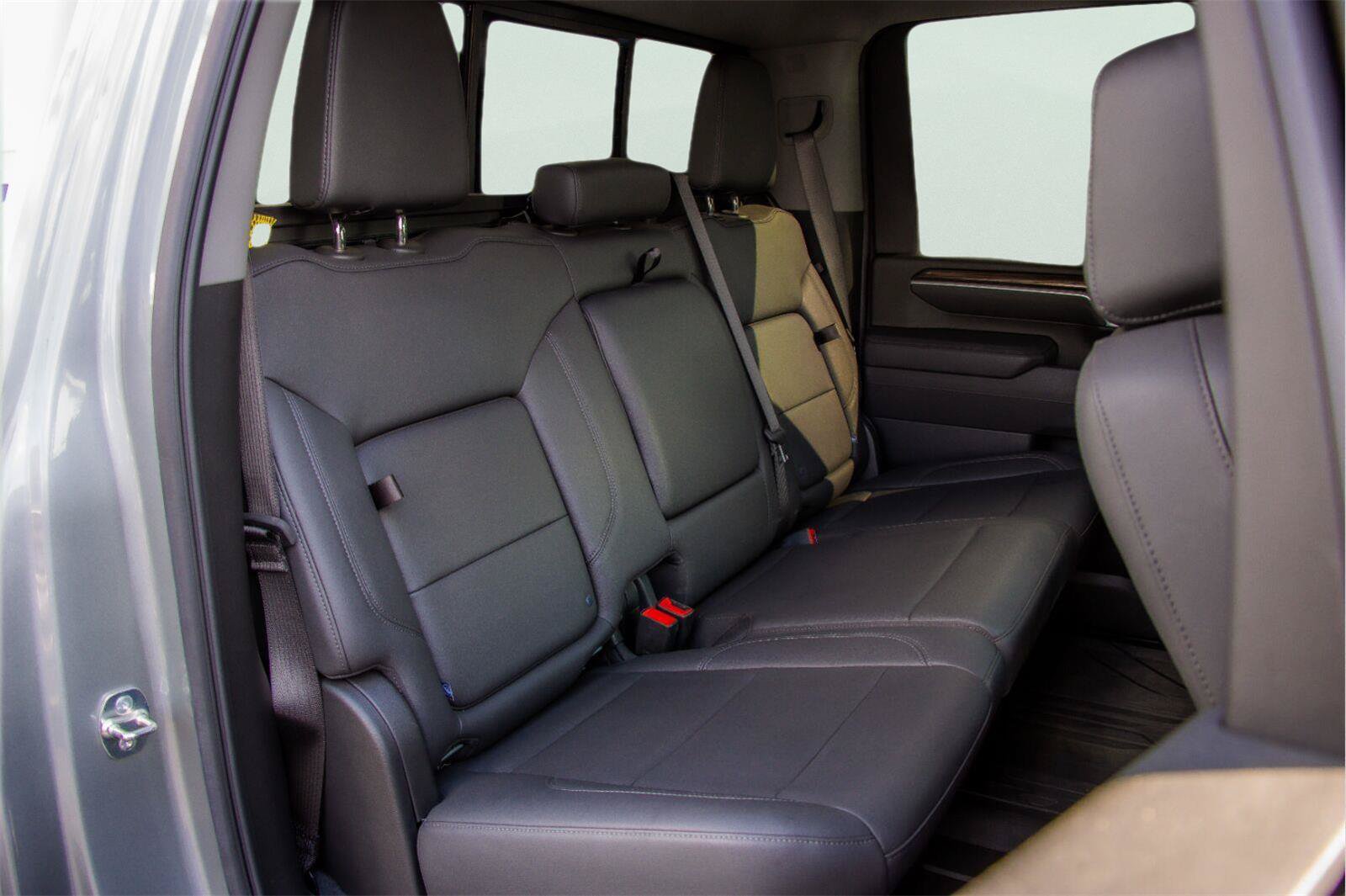 Used 2025 Chevrolet Silverado 2500 LT w/ Trail Boss Package AWD/4WD image 9