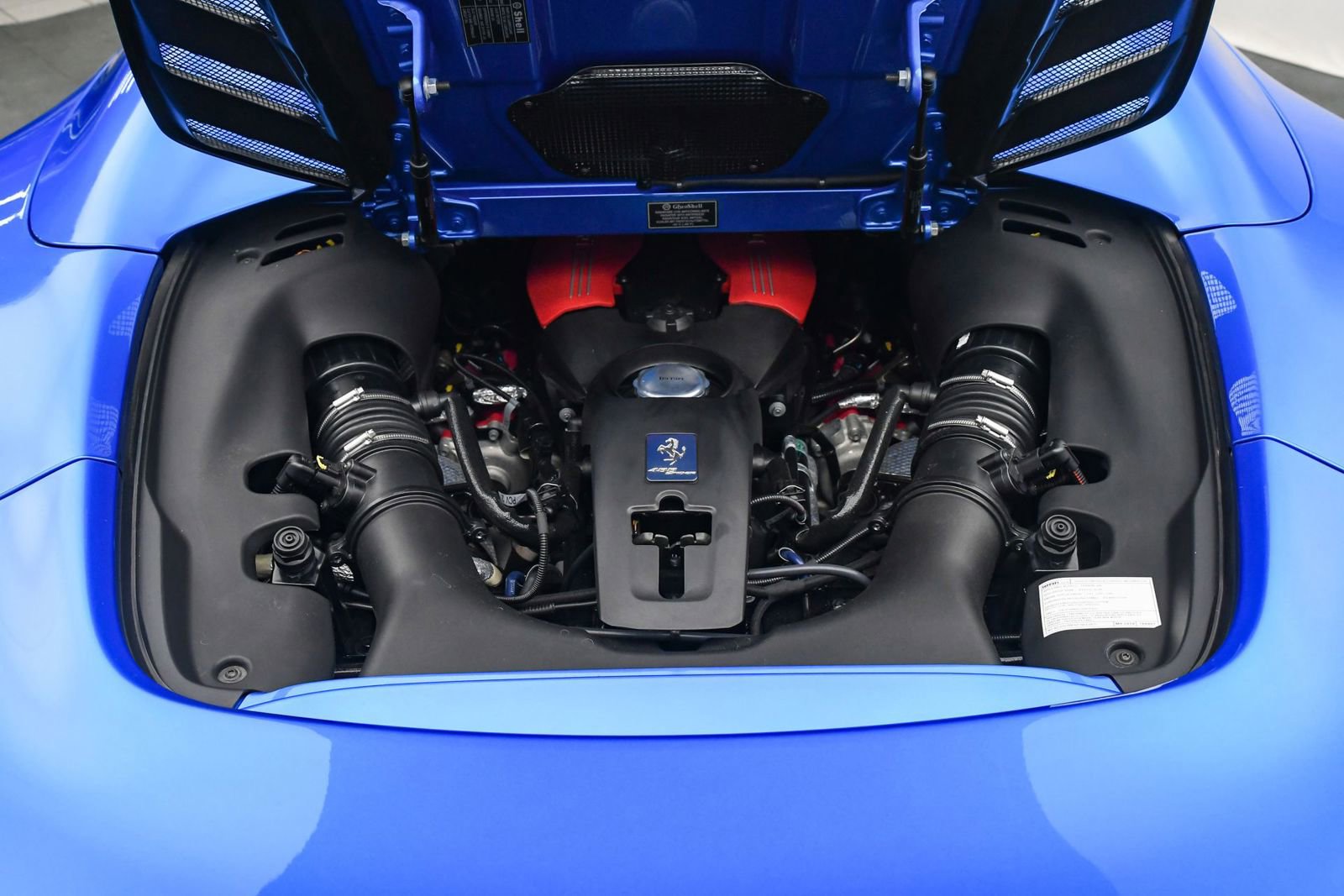 Used 2018 Ferrari 488 Spider Blu Corsa image 31