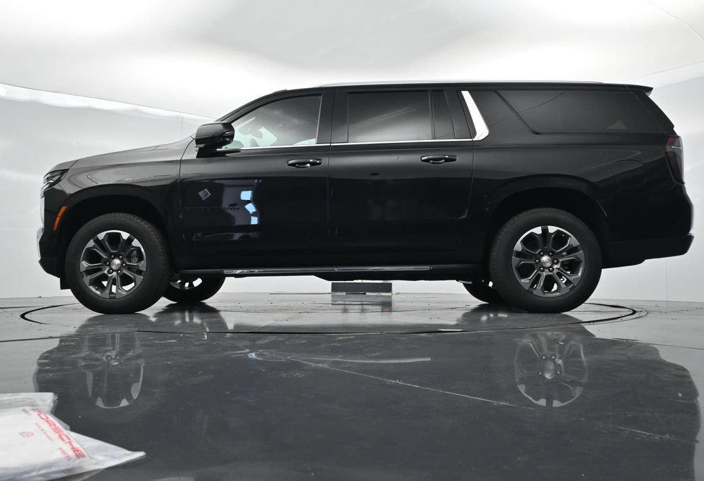 New 2026 Chevrolet Suburban LT w/ Comfort Package RWD image 29