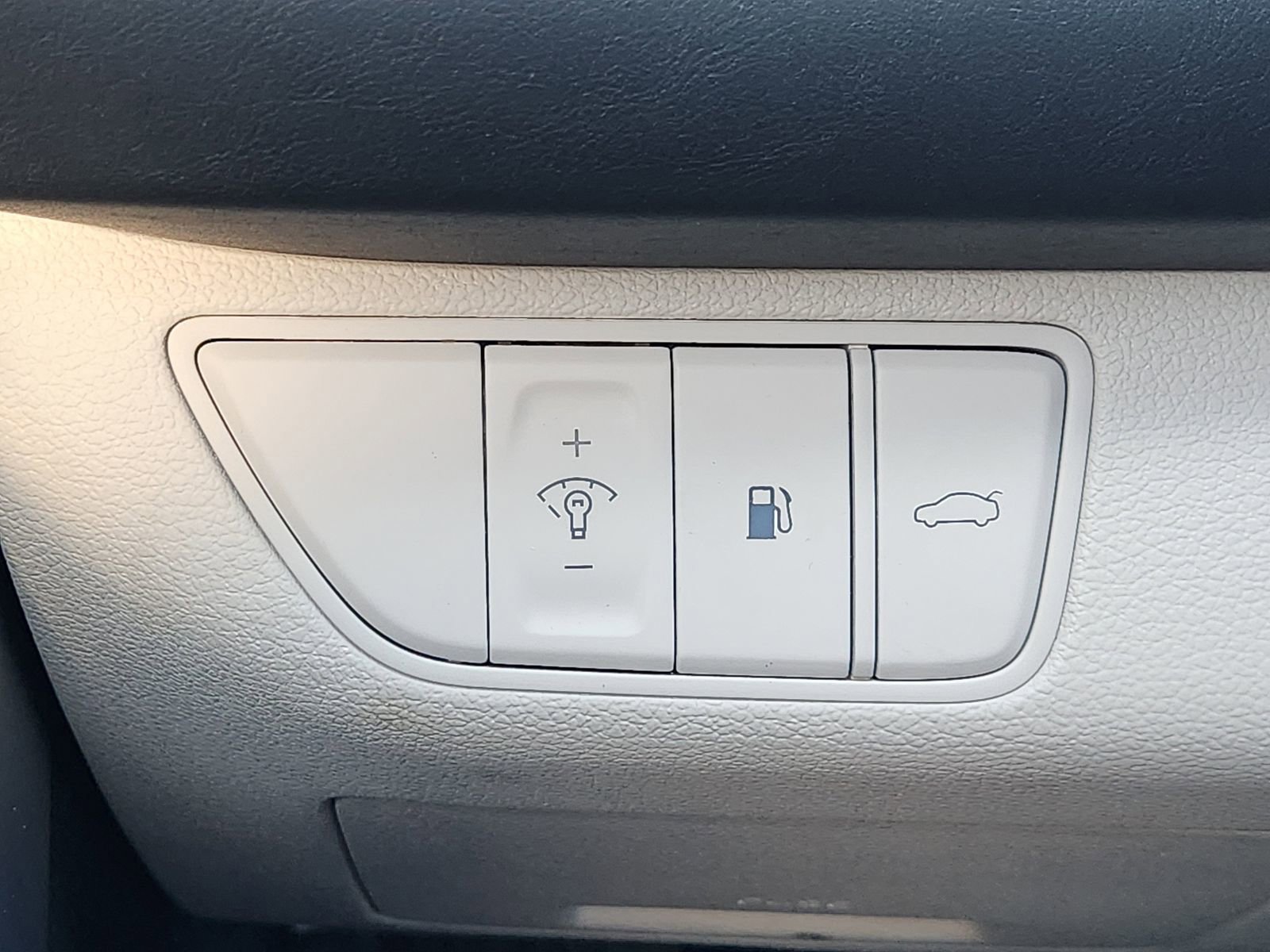 Used 2022 Genesis G70 2.0T image 26