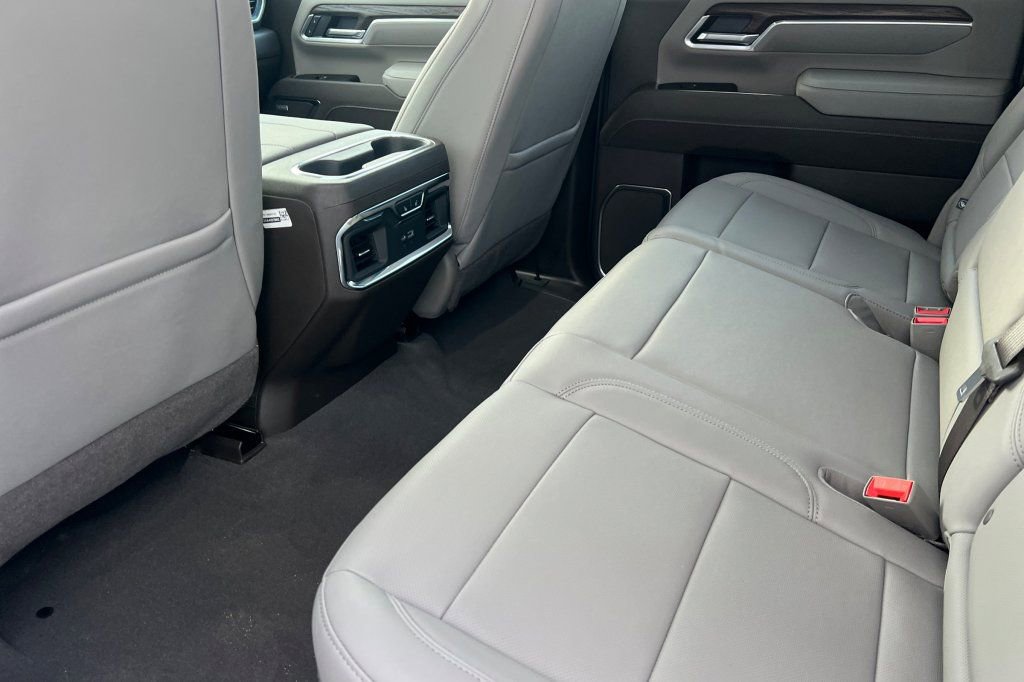 Used 2026 GMC Sierra 3500 SLT w/ SLT Premium Package image 9