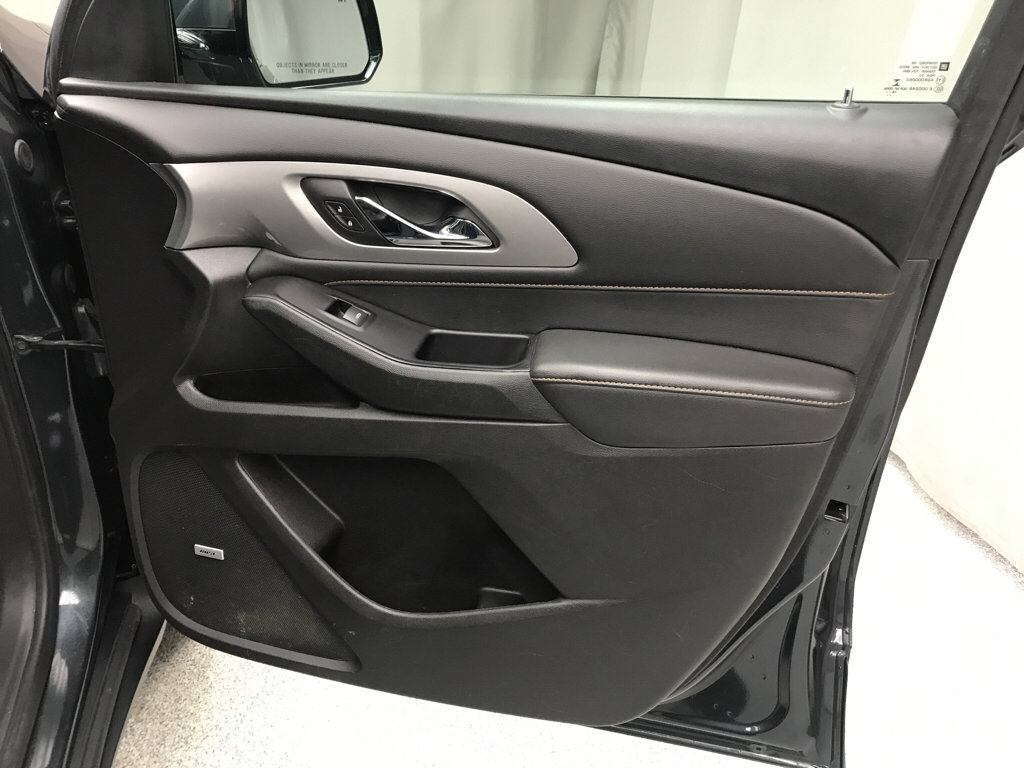 Used 2019 Chevrolet Traverse LT w/ LT Premium Package AWD/4WD image 17