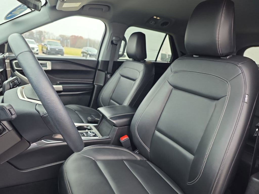 Used 2023 Ford Explorer XLT w/ Equipment Group 202A image 22