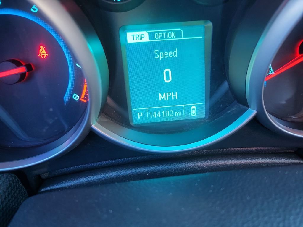 Used 2015 Chevrolet Cruze LT w/ Technology Package image 33