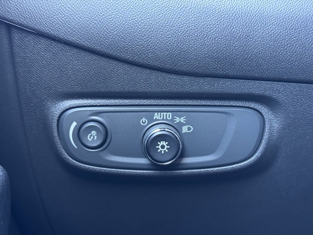 Used 2023 Chevrolet Equinox LT image 21