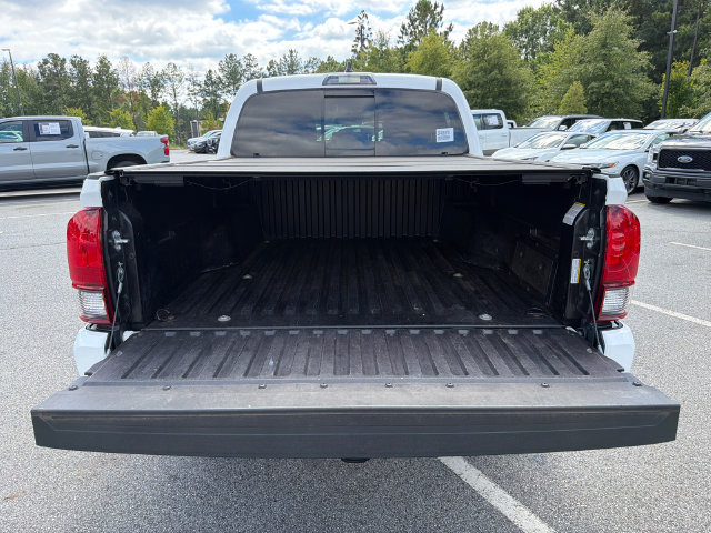 Used 2022 Toyota Tacoma SR5 w/ Technology Package RWD image 18