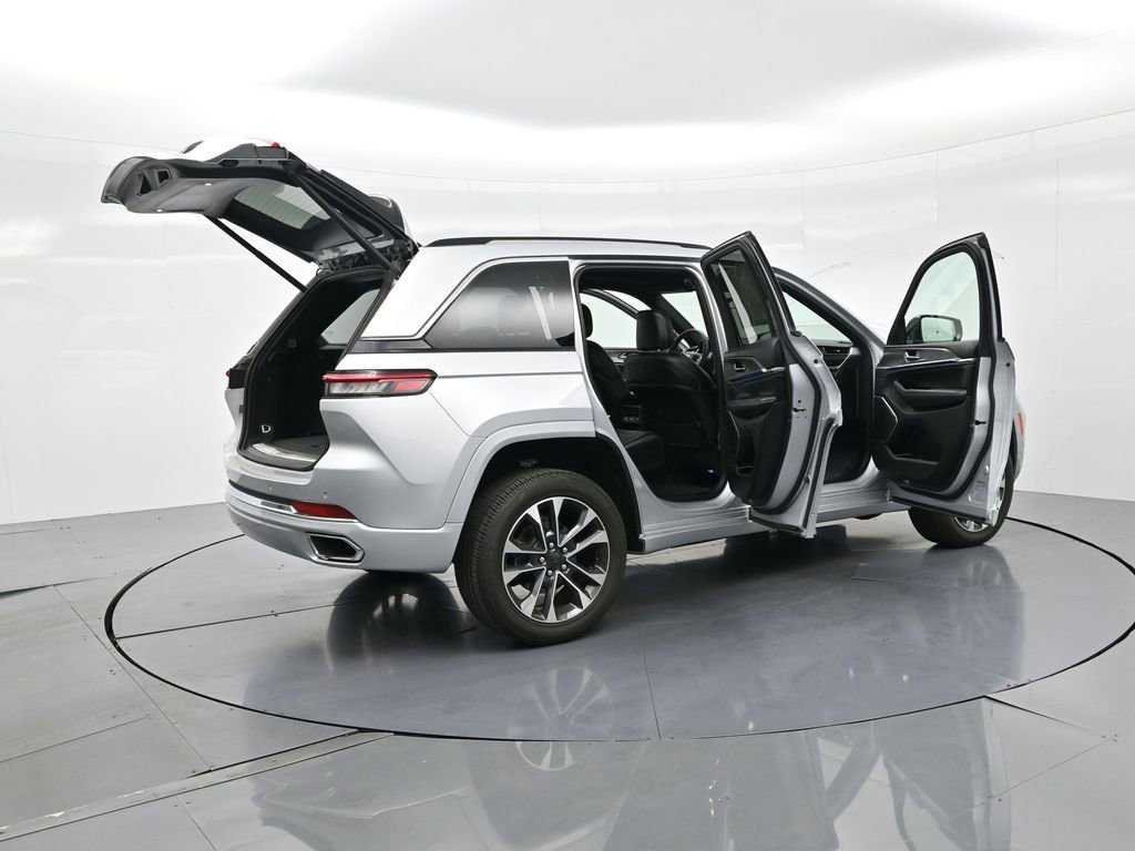 Used 2023 Jeep Grand Cherokee Overland image 33