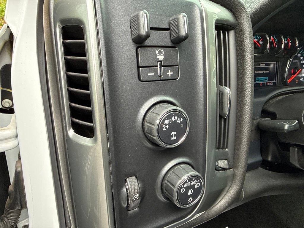 Used 2018 Chevrolet Silverado 1500 LT w/ All Star Edition AWD/4WD image 21