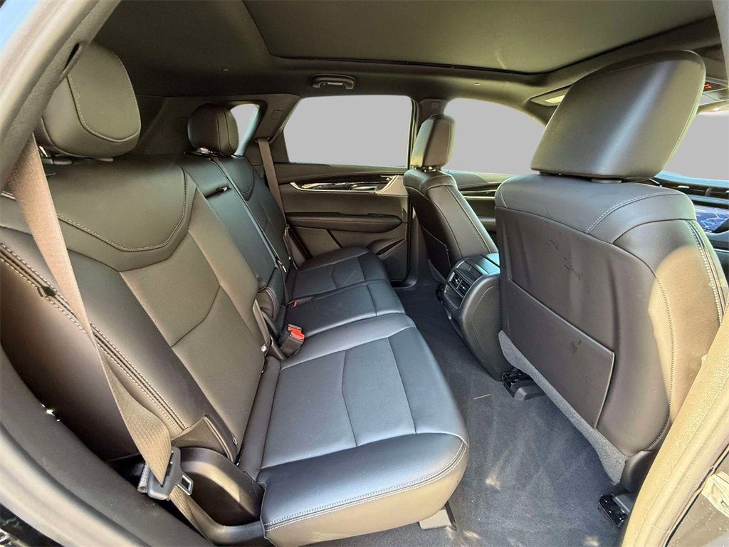 Used 2025 Cadillac XT5 Premium Luxury image 16