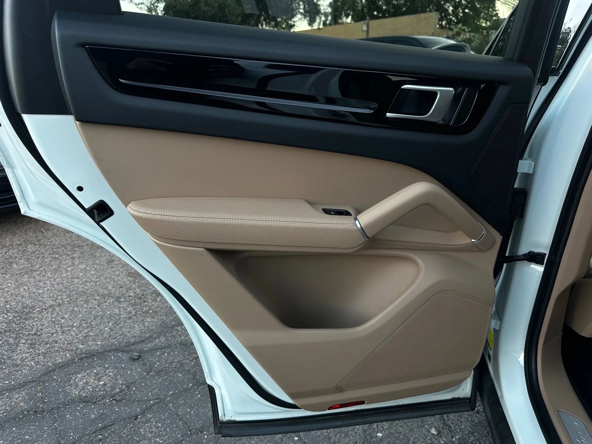 Used 2022 Porsche Cayenne Sport Utility 4D image 20