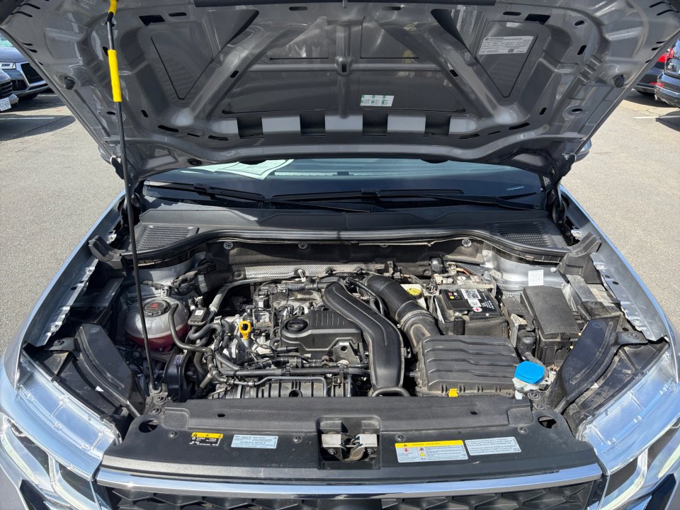 Used 2022 Volkswagen Taos SEL image 16