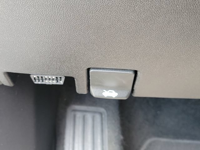 Used 2019 Chevrolet Equinox LS FWD image 14