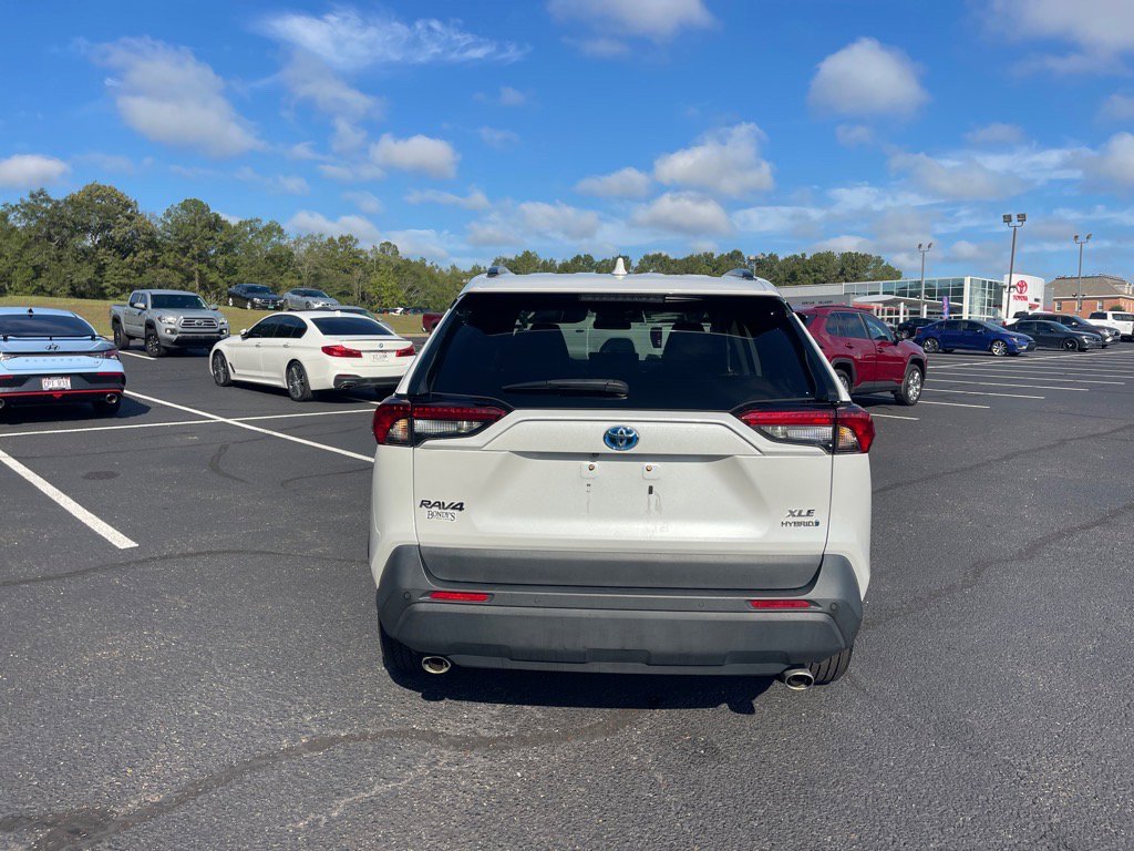 Used 2024 Toyota RAV4 XLE Premium image 15