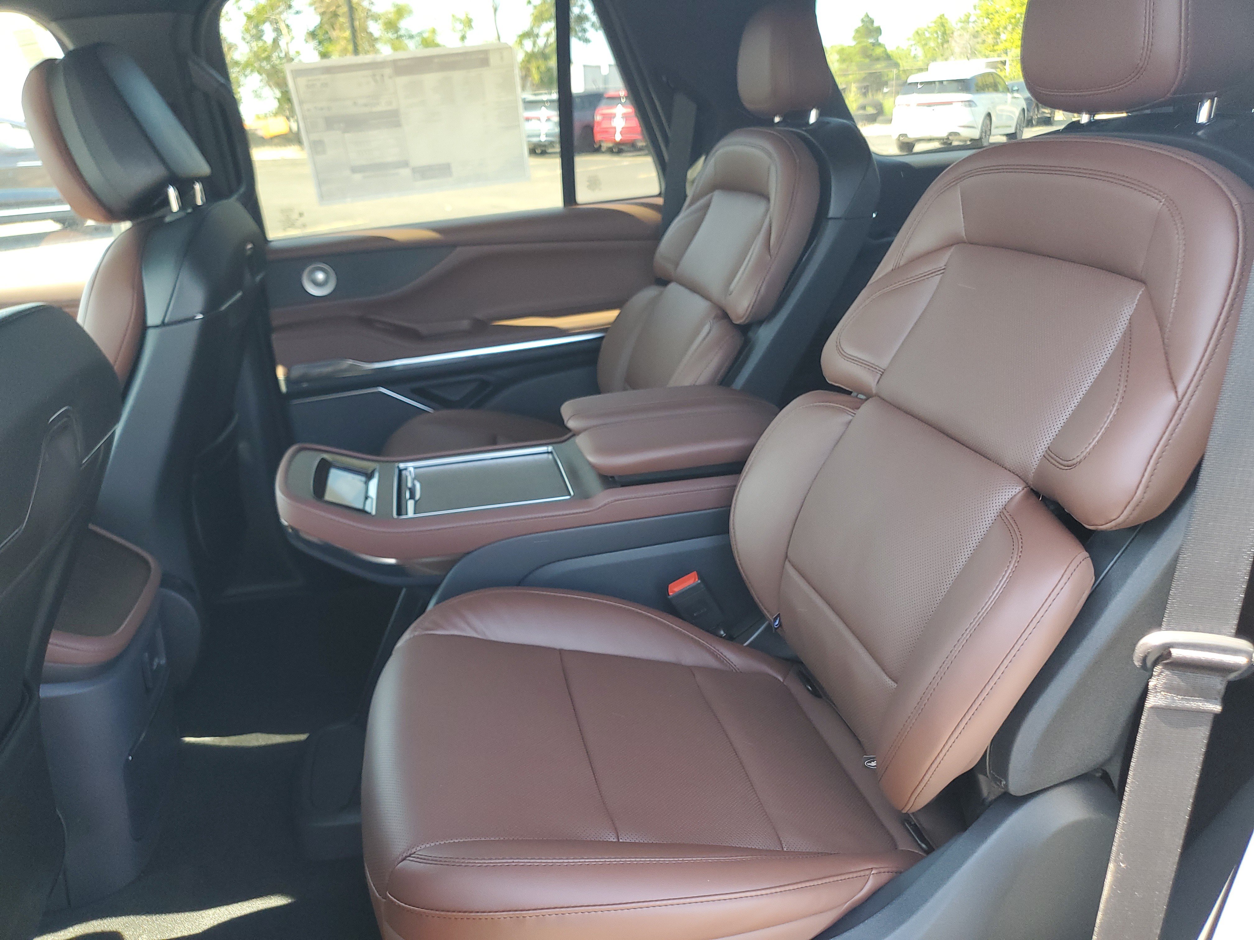 New 2027 Lincoln Navigator Reserve AWD/4WD image 31