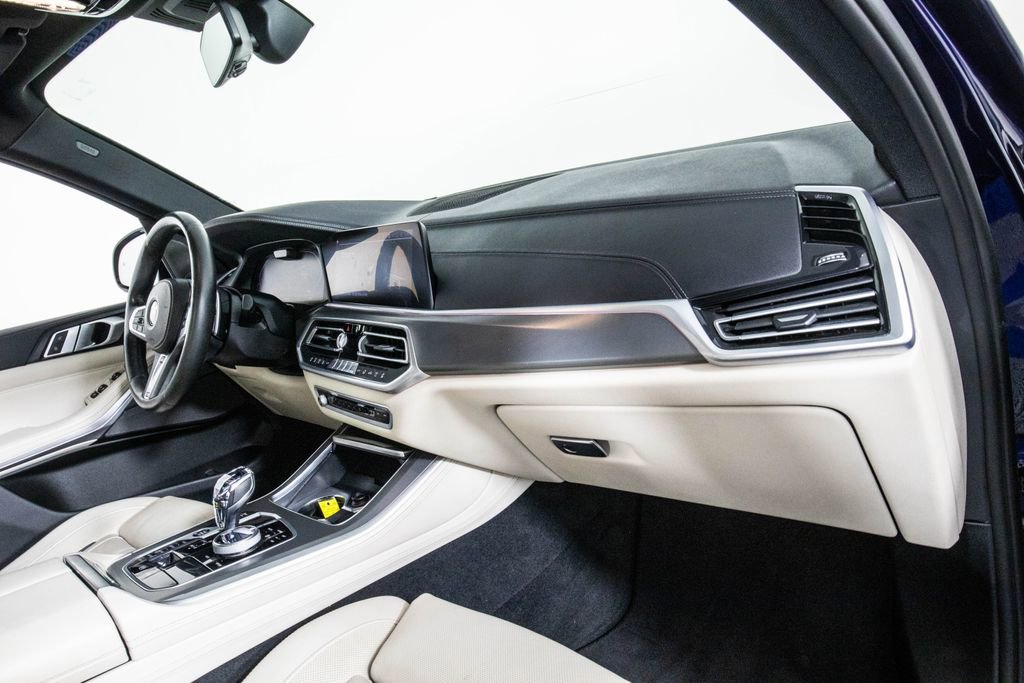 Used 2020 BMW X5 M50i w/ Executive Package image 18