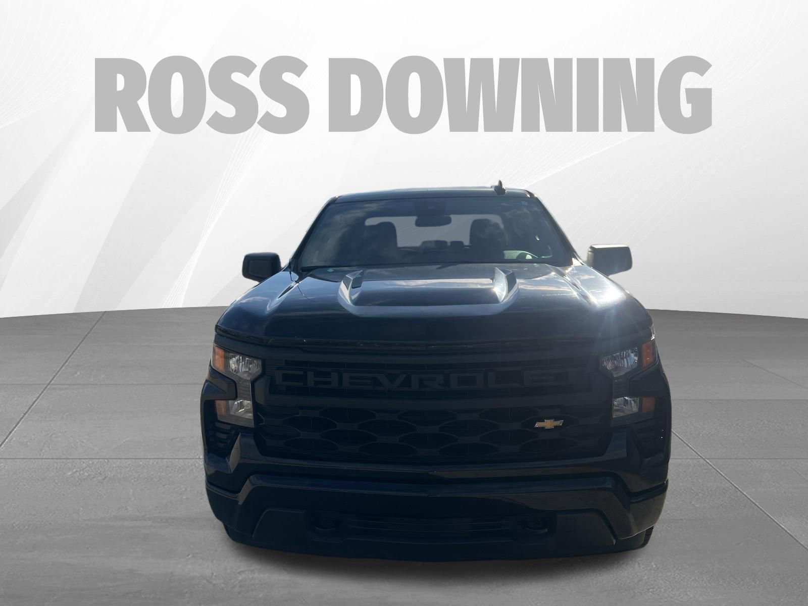 Used 2023 Chevrolet Silverado 1500 Custom image 2